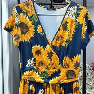 Sunflower Maxi Dress with Pockets!